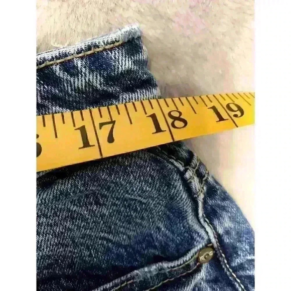 Kancan Distressed Jean Short Size15/31 Medium Wash Denim Frayed Hem Women - Picture 11 of 11